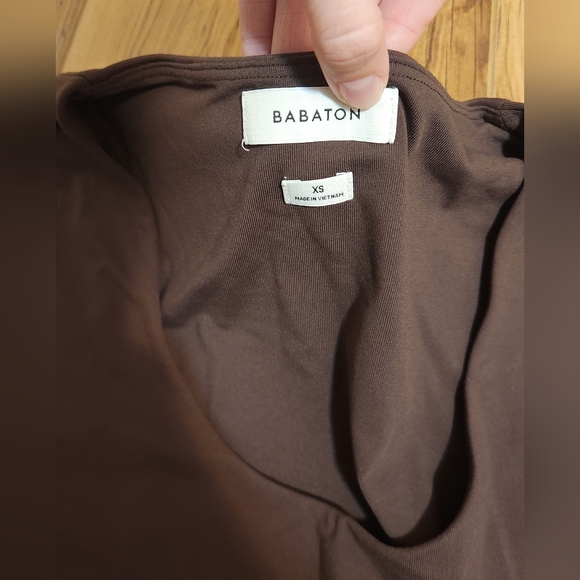 Babaton Contour Scoopneck Cropped Longsleeve - Picture 4 of 4